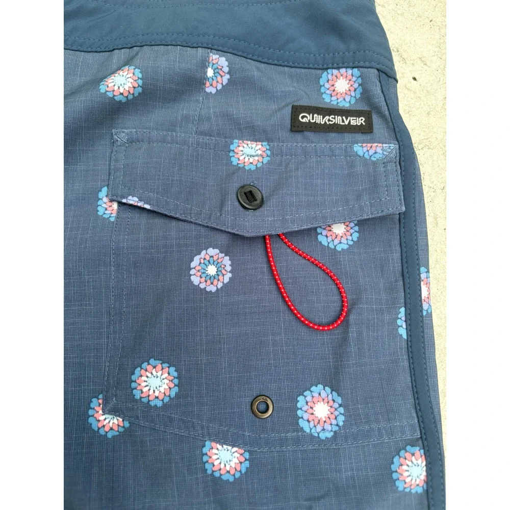 Quiksilver Highline Board Shorts Mens 34 Blue Floral Medallion Surf Trunks 8.5